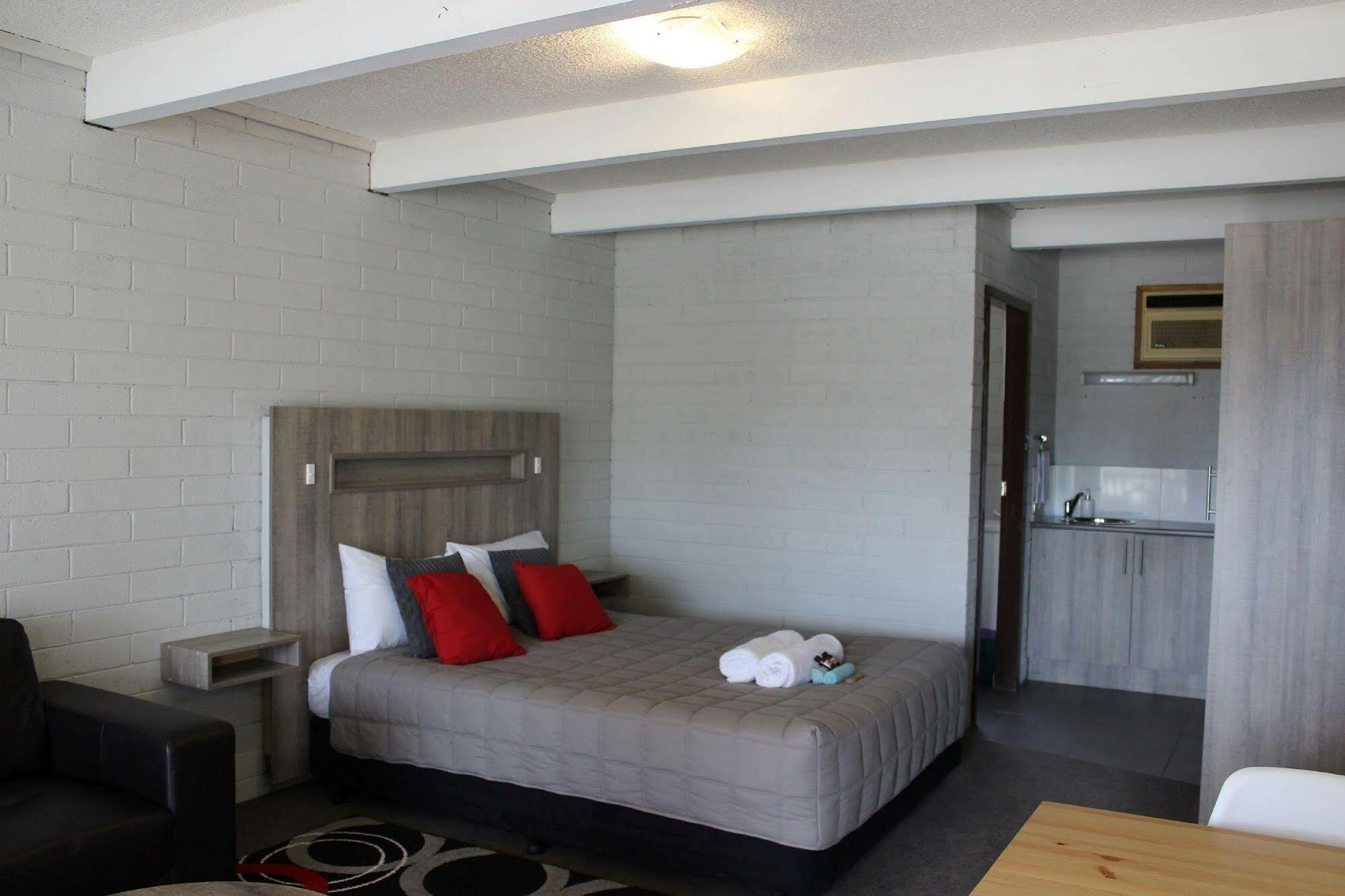 Thomas Lodge Motel Tocumwal Zewnętrze zdjęcie